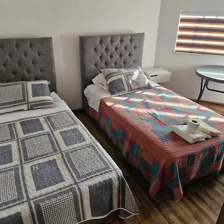 Hostal Iquique Vivar 1770-2